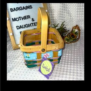 Easter  Green & Natural Wood Woven Basket with Handle/Chalk Plaque eggs & floral